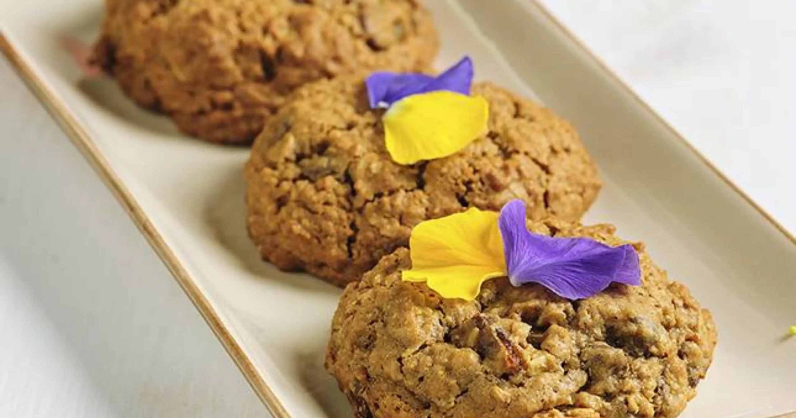 Chocolate Chip Date Cookies